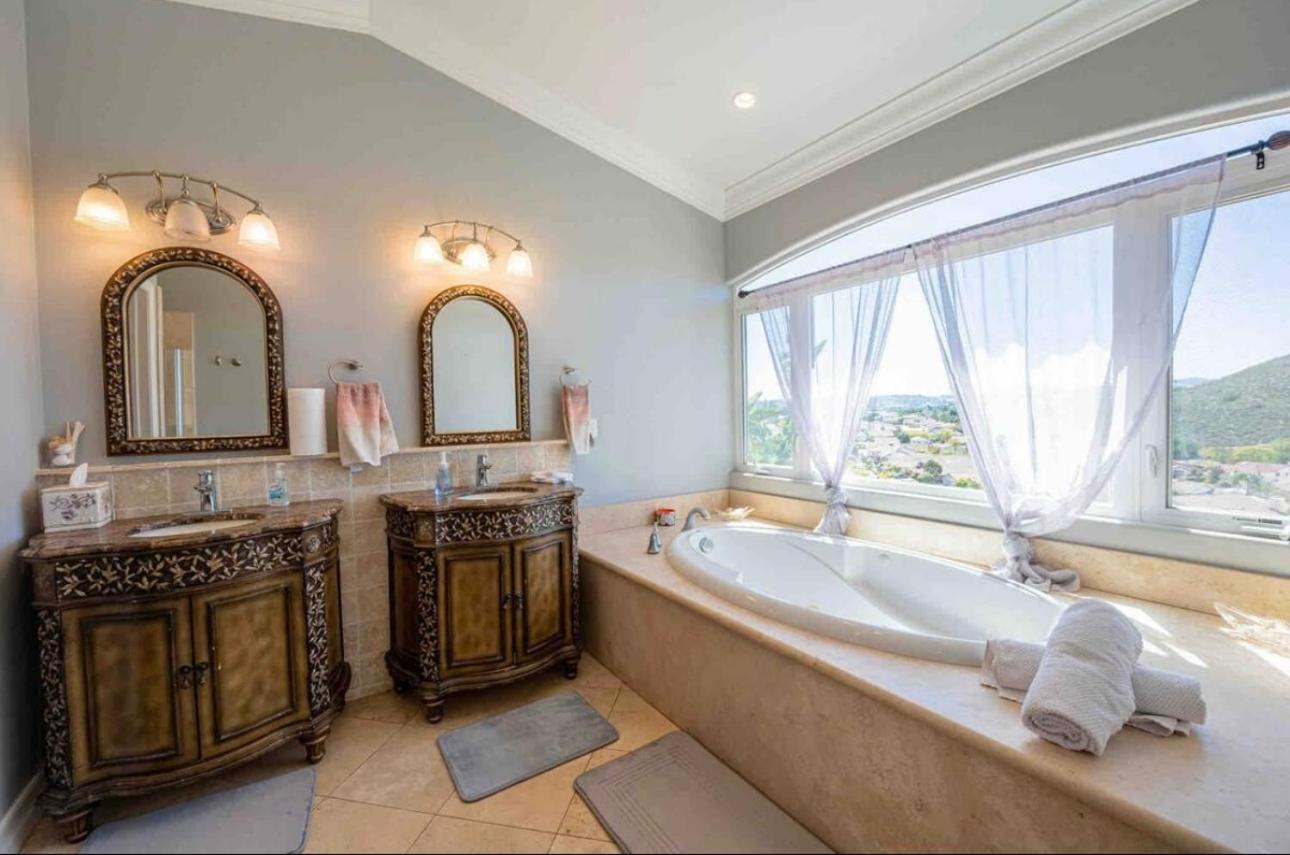 Oasis Salt Water Pool Jacuzzi *
